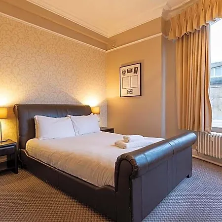 The Crown 3*