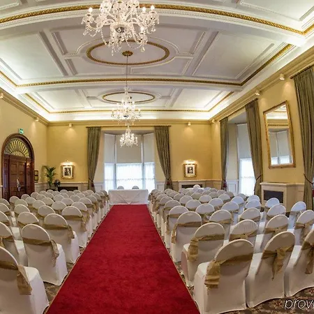 Hotel The Crown 3*
