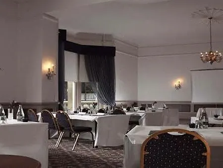 The Crown Hotel 3*