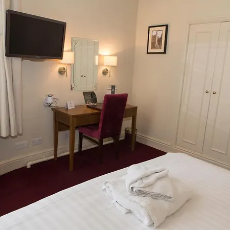 Hotel The Crown 3*